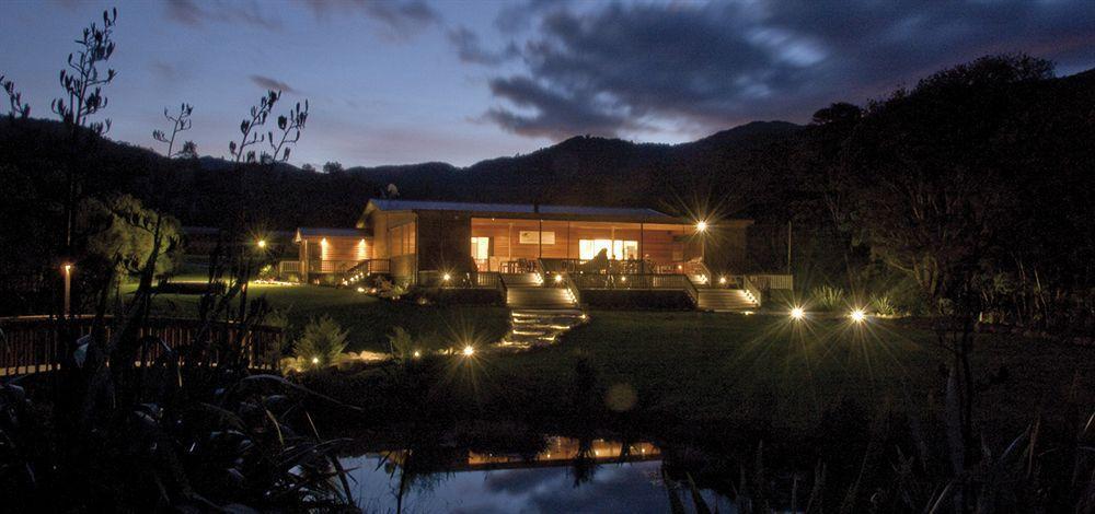 Tangiaro Retreat Villa Port Charles Eksteriør bilde